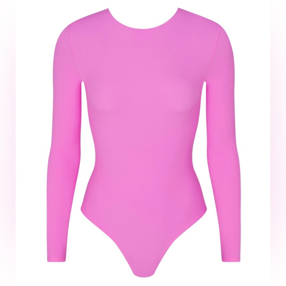 SKIMS Fits everybody - low back bodysuit NWT Size Medium. Color Orchid